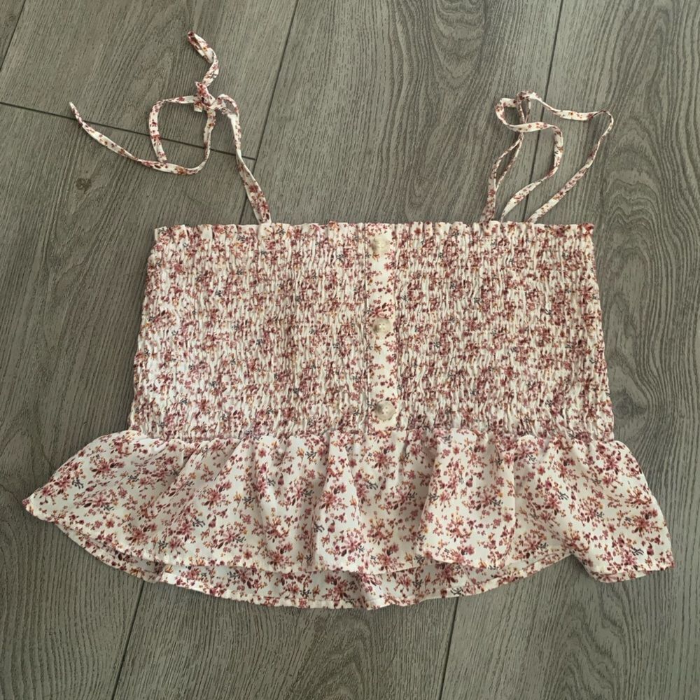Paper crane womans floral used top in good condition
